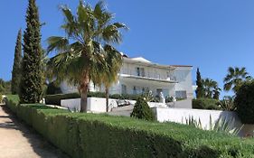 White House For A Perfect Family Holiday